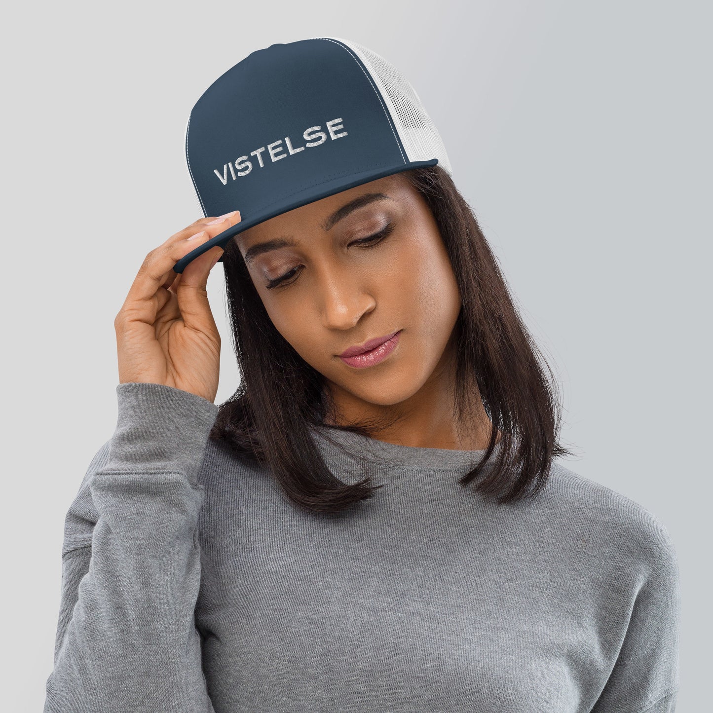 VISTELSE Logo Embroidered Trucker Cap