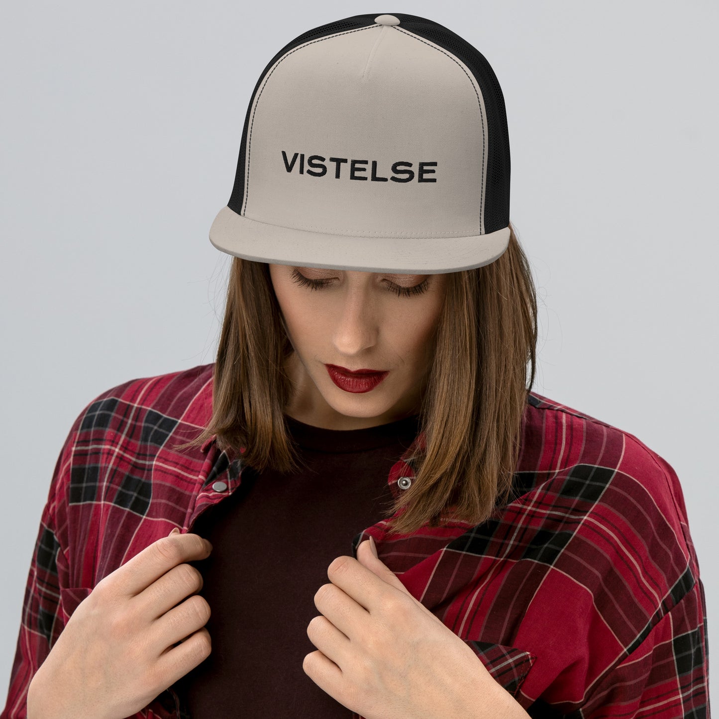 VISTELSE Logo Embroidered Trucker Cap